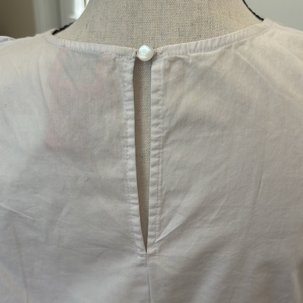 V Christina Sleeveless Blouse - Picture 4 of 6